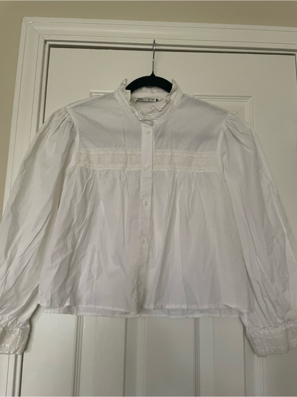Zara White Ruffled Collar Button-Front Blouse